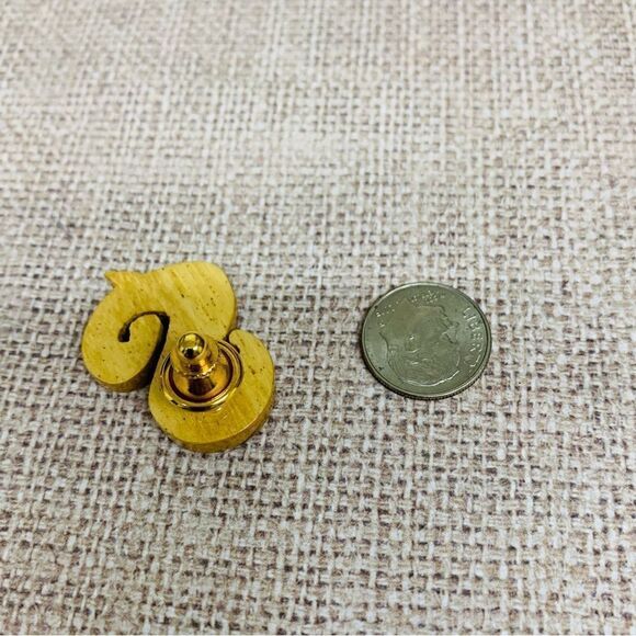 Wooden Carved S Straight Back Pin - Picture 2 of 2